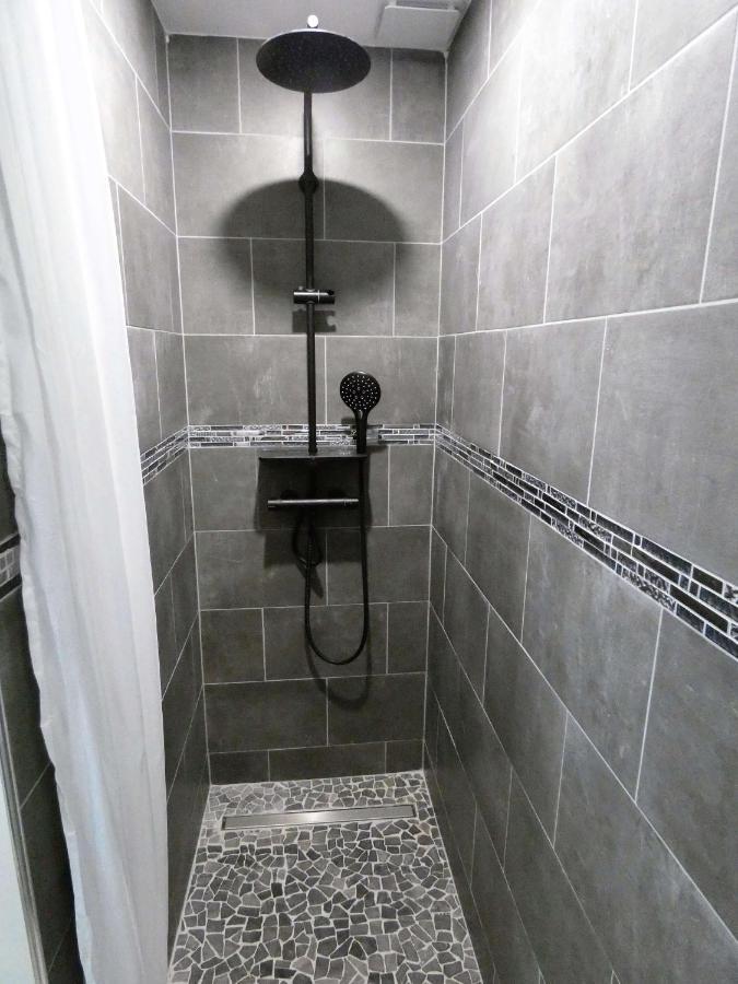 Proche Lac Du Salagou, Chambre Agreable Avec Salle D'Eau Et Wc Prive Lacoste  Zewnętrze zdjęcie